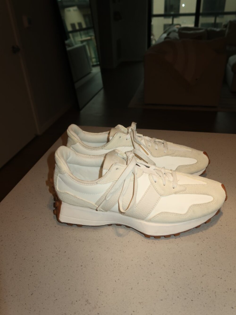 New Balance 327 Sneakers Biege